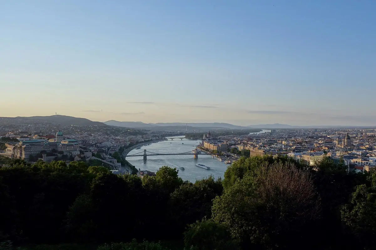 A Unified Parking System Is Planned in Budapest, with Camera-Equipped Cars to Enforce the Rules
