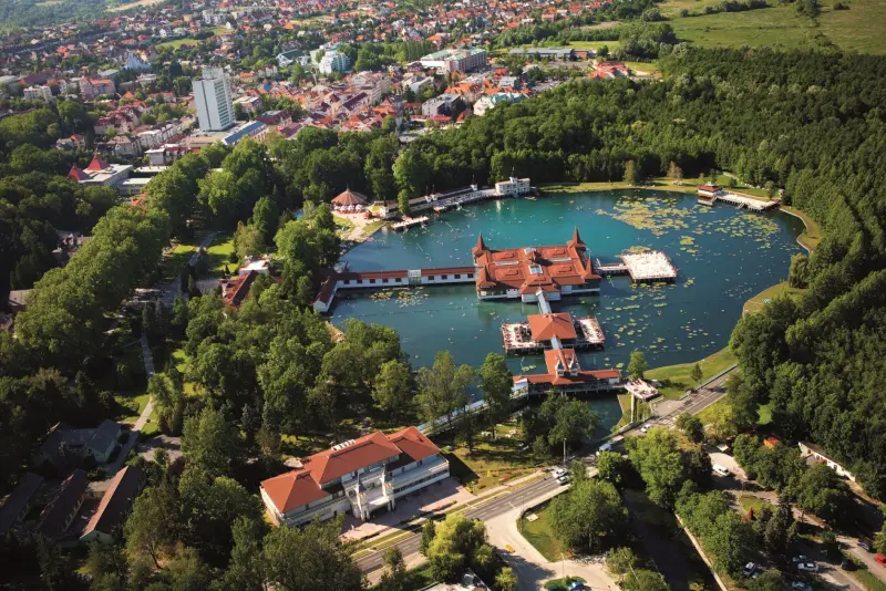 Hévíz : la ville des thermes - informations sur les attractions et le stationnement