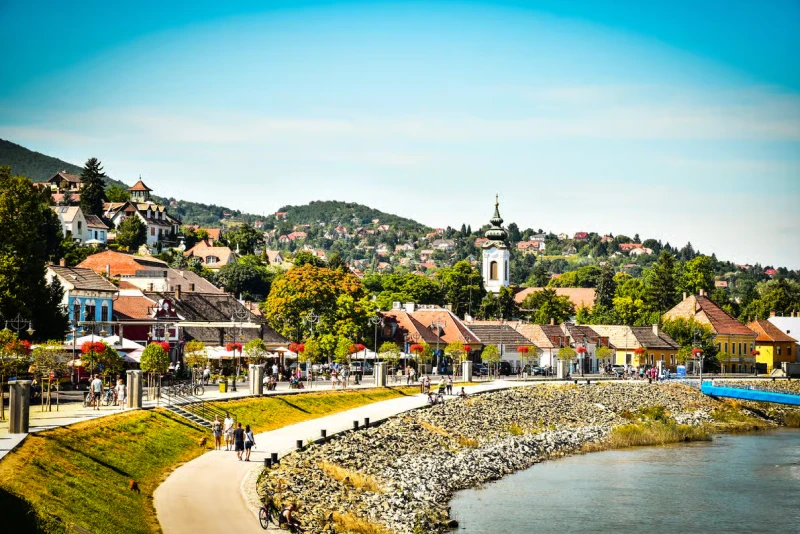 Parkovanie v Szentendre 2026: zóny a pamiatky